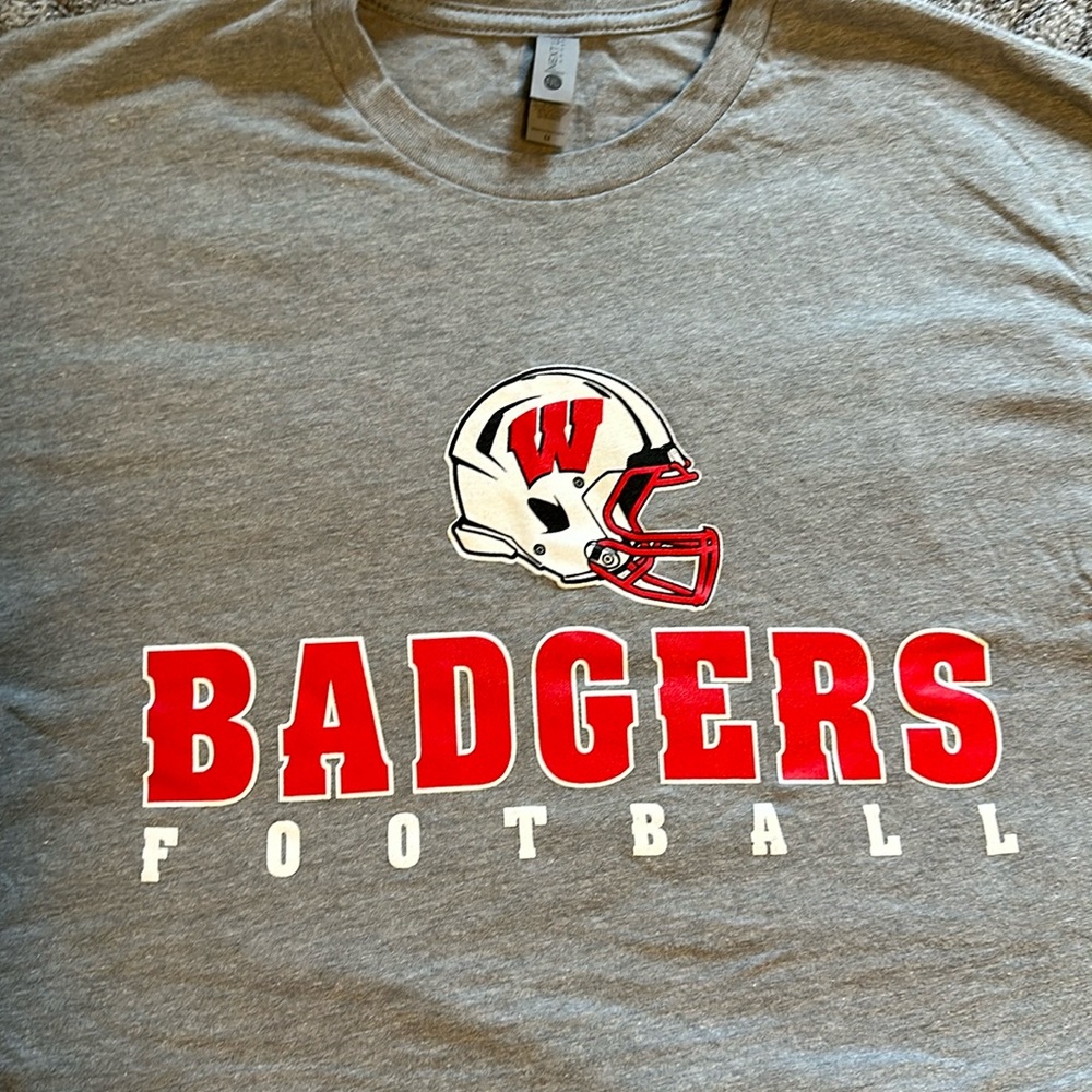 Wisconsin Badgers Football T-shirt - Next Level Apparel - size M